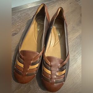 Clarks Chestnut and Caramel Slip-On Shoes